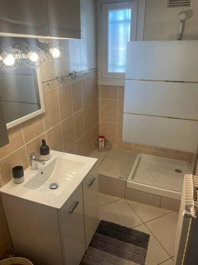 Appartement Proche Gare Tgv Nîmes Exteriör bild