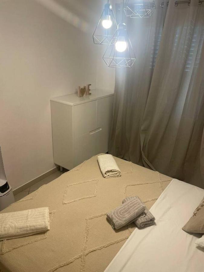 Appartement Proche Gare Tgv Nîmes Exteriör bild