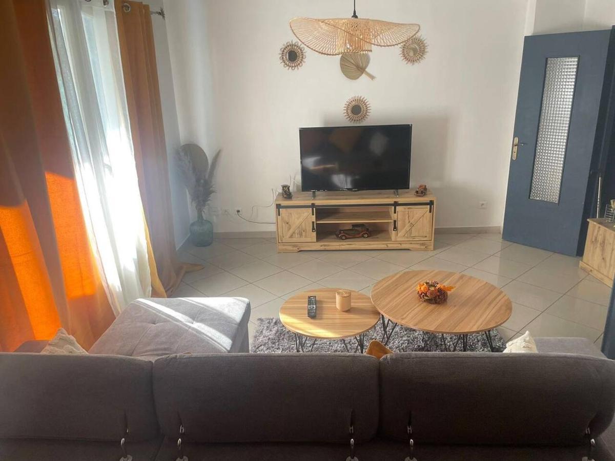 Appartement Proche Gare Tgv Nîmes Exteriör bild